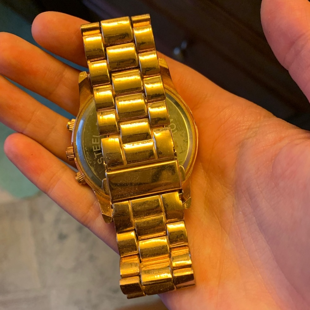 Watch - Picture 3 of 4
